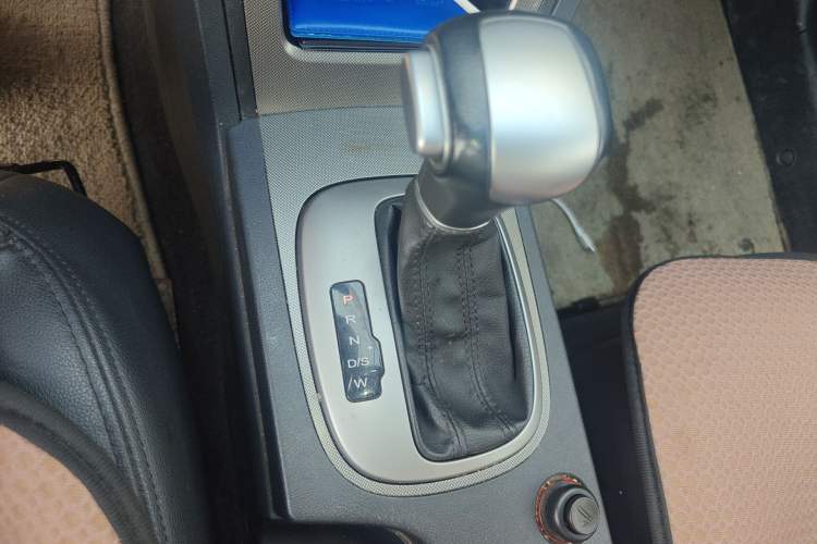 Used Roewe 350 2014 1.5L Automatic Xunyue Version Gear Lever