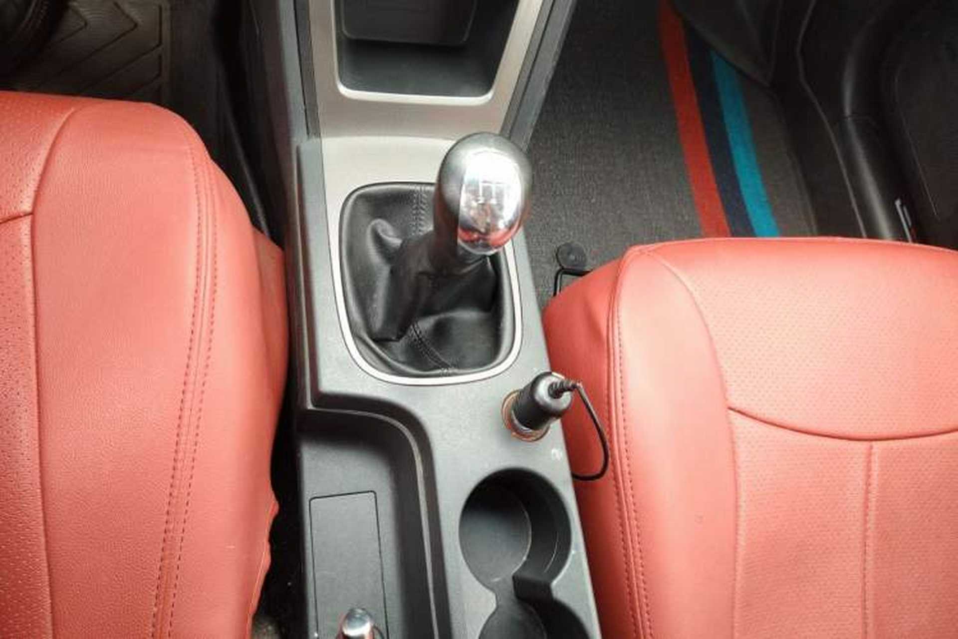 Used Roewe 350 2014 1.5L Manual Swift Edition Gear Lever