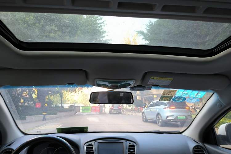 Used Roewe 350 2014 1.5T Automatic JingShang Edition Headliner