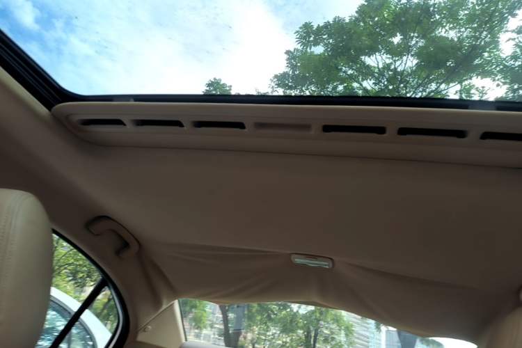 Used Roewe 350 2014 1.5L Automatic Xunyue Version Headliner