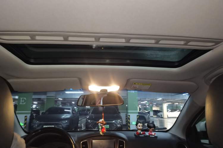 Used Roewe 350 2014 1.5L Automatic Xunyue Version Headliner