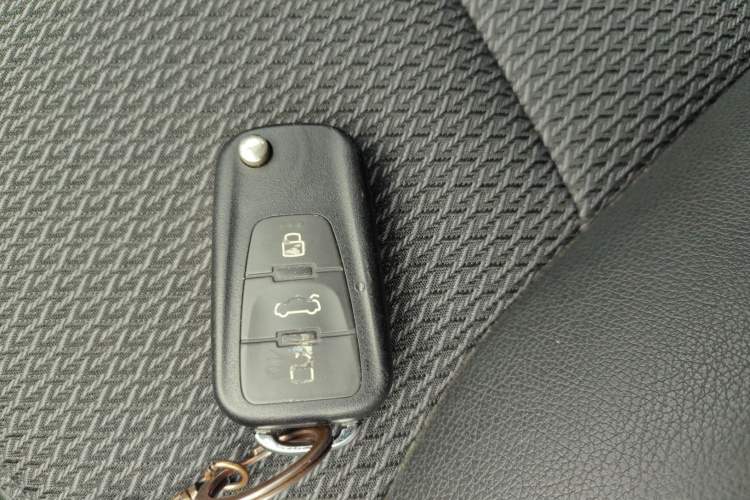 Used Roewe 350 2014 1.5L Automatic Xunyue Version Interior 1