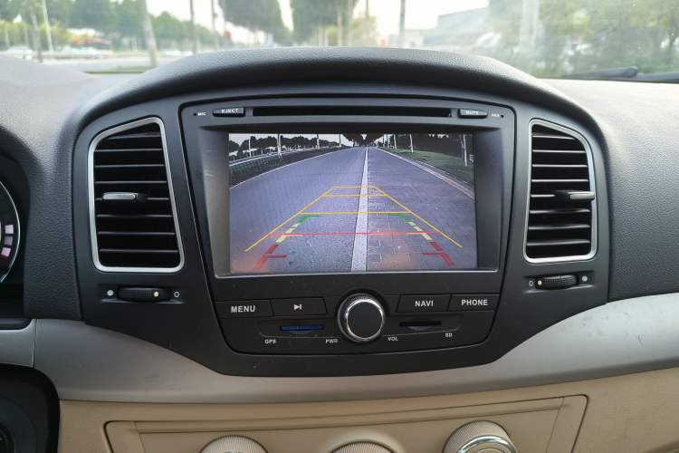 Used Roewe 350 2014 1.5L Automatic Xunda Edition Interior 12