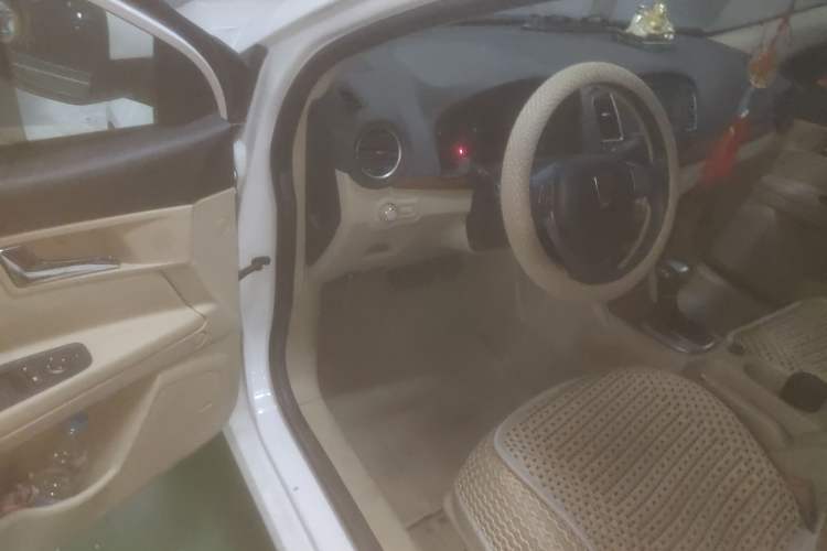 Used Roewe 350 2014 1.5L Automatic Xunyue Version Interior 3