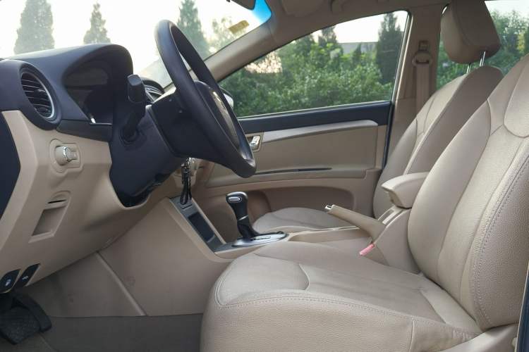 Used Roewe 350 2014 1.5L Automatic Xunda Edition Interior 5