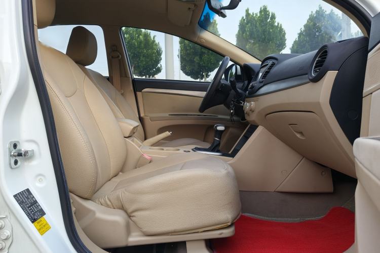 Used Roewe 350 2014 1.5L Automatic Xunda Edition Interior 7