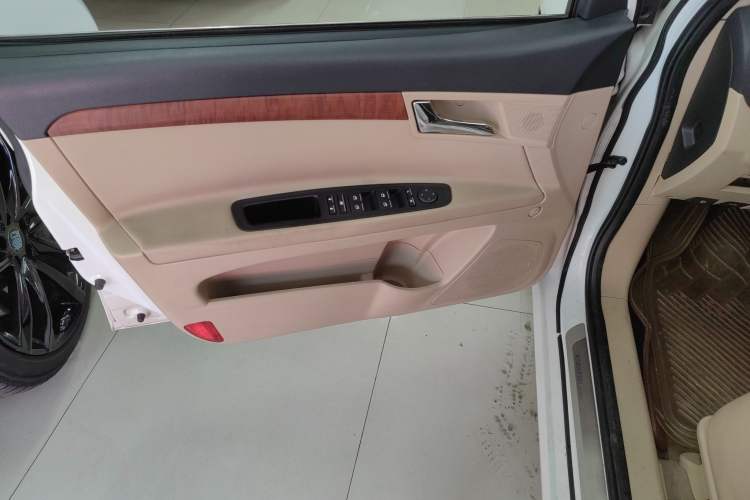 Used Roewe 350 2014 1.5L Automatic Xunyue Version Left Front Door Interior