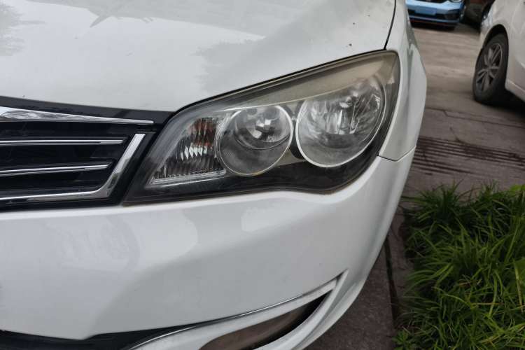 Used Roewe 350 2014 1.5L Automatic Xunda Edition Left Front Headlight