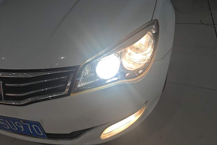 Used Roewe 350 2014 1.5L Automatic Xunyue Version Left Front Headlight