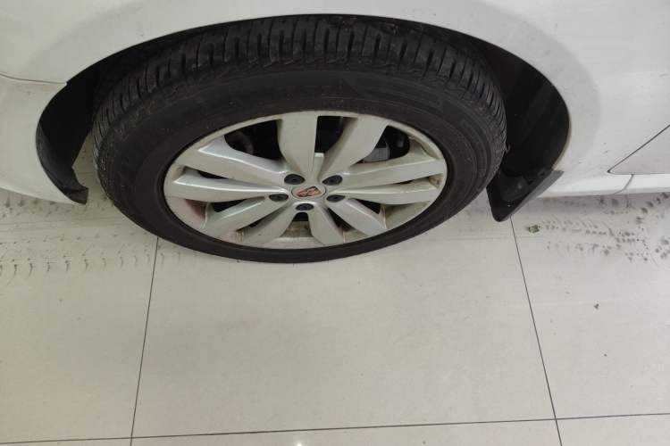 Used Roewe 350 2014 1.5L Automatic Xunyue Version Left Front Wheel Hub