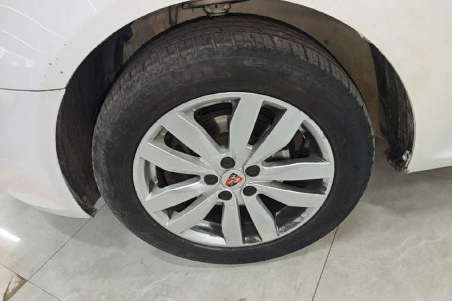 Used Roewe 350 2014 1.5L Manual Swift Edition Left Front Wheel Hub