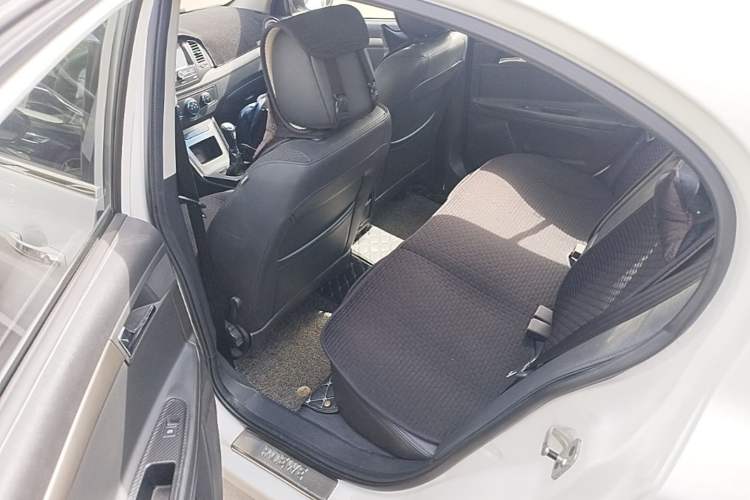 Used Roewe 350 2014 1.5T Manual Jingrui Edition Left Rear Seat