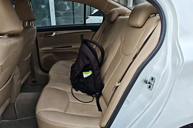 Used Roewe 350 2014 1.5L Automatic Xunda Edition Left Rear Seat