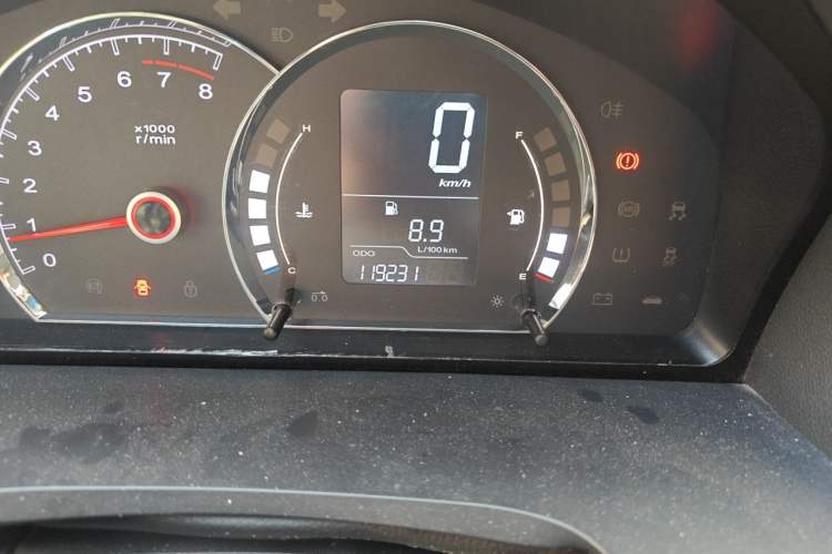 Used Roewe 350 2014 1.5L Manual Xunchi Edition Odometer Close Up
