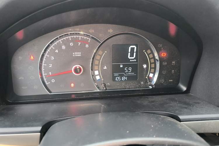 Used Roewe 350 2014 1.5L Manual Xunchi Edition Odometer Close Up