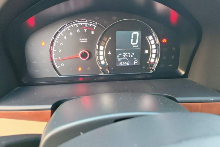 Used Roewe 350 2014 1.5L Automatic Xunyue Version Odometer Close Up