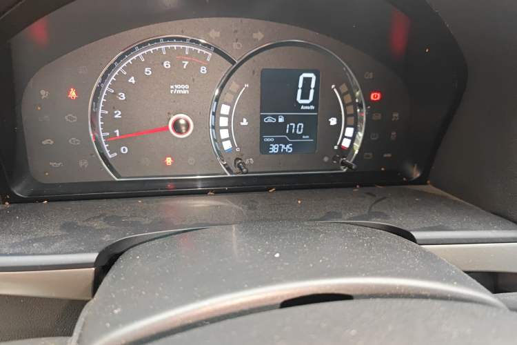 Used Roewe 350 2014 1.5L Manual Xunchi Edition Odometer Close Up