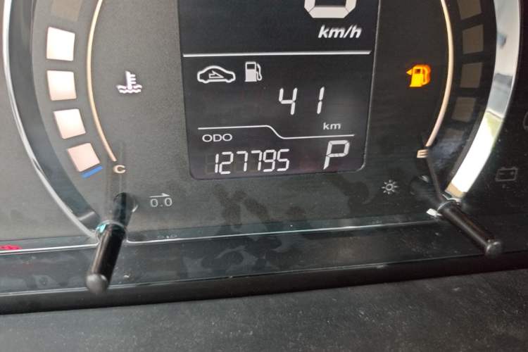 Used Roewe 350 2014 1.5L Automatic Xunda Edition Odometer Close Up