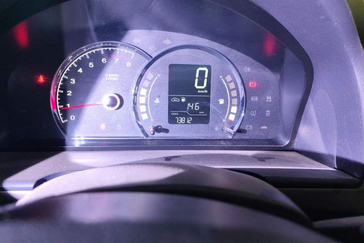 Used Roewe 350 2014 1.5L Manual Xunchi Edition Odometer Close Up