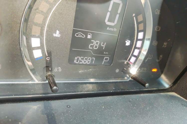 Used Roewe 350 2014 1.5L Automatic Xunda Edition Odometer Close Up