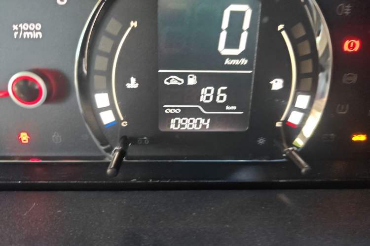 Used Roewe 350 2014 1.5L Manual Xunchi Edition Odometer Close Up