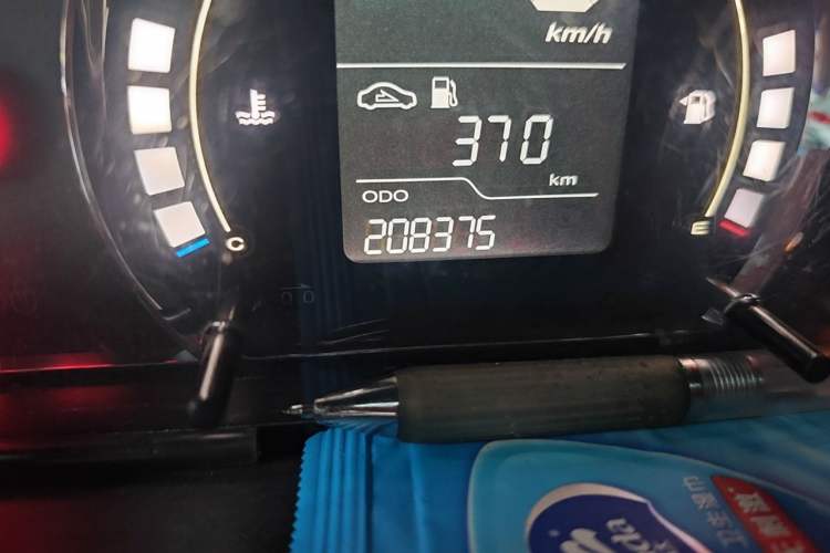Used Roewe 350 2014 1.5L Manual Xunchi Edition Odometer Close Up