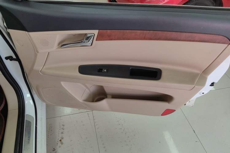 Used Roewe 350 2014 1.5L Automatic Xunyue Version Right Front Door Interior