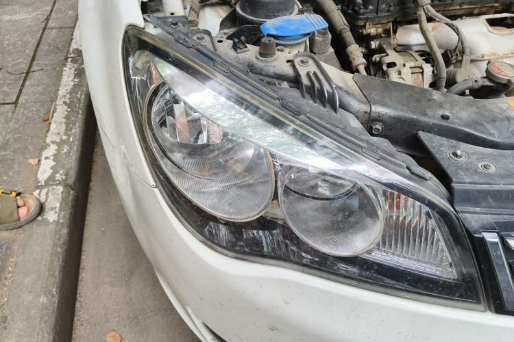 Used Roewe 350 2014 1.5L Manual Xunchi Edition Right Front Headlight