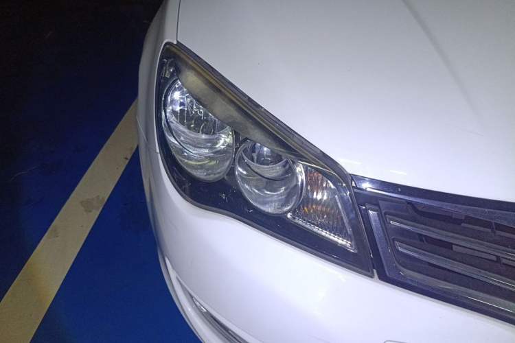 Used Roewe 350 2014 1.5L Automatic Xunyue Version Right Front Headlight