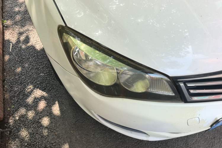 Used Roewe 350 2014 1.5L Automatic Xunda Edition Right Front Headlight