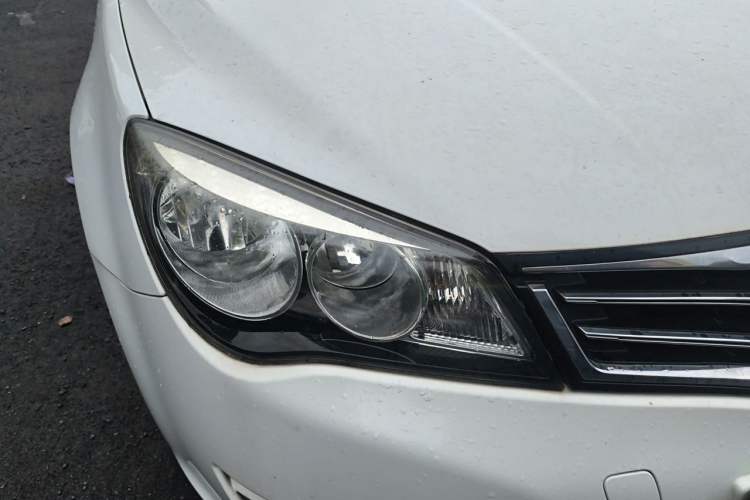 Used Roewe 350 2014 1.5L Manual Xunchi Edition Right Front Headlight