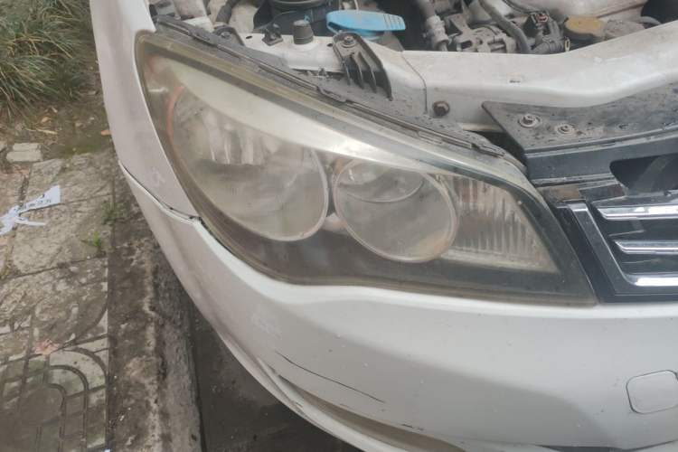 Used Roewe 350 2014 1.5L Automatic Xunyue Version Right Front Headlight