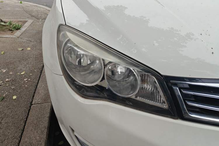 Used Roewe 350 2014 1.5L Manual Xunchi Edition Right Front Headlight