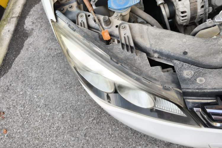 Used Roewe 350 2014 1.5L Automatic Xunyue Version Right Front Headlight