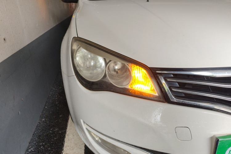 Used Roewe 350 2014 1.5L Manual Xunchi Edition Right Front Headlight