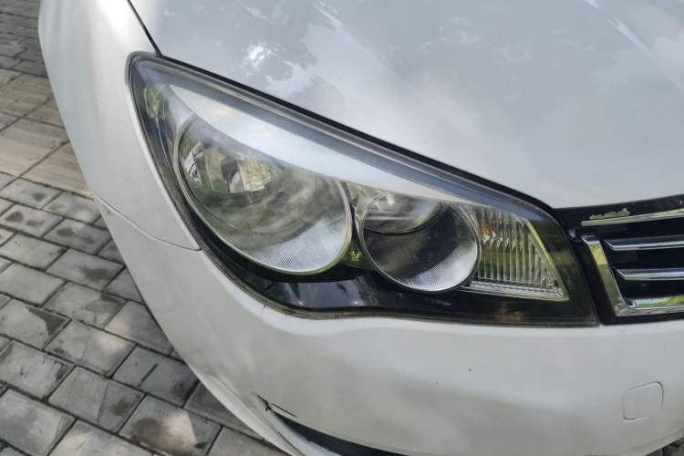Used Roewe 350 2014 1.5L Manual Xunchi Edition Right Front Headlight