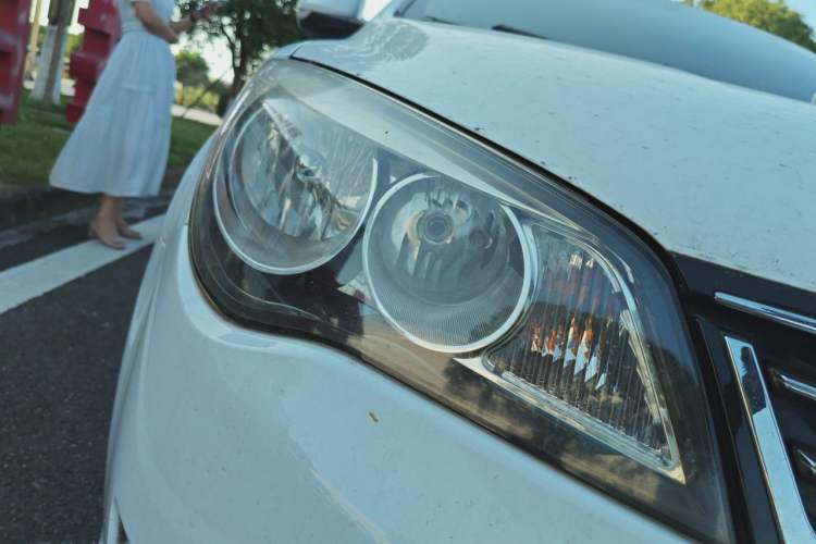 Used Roewe 350 2014 1.5L Manual Swift Edition Right Front Headlight