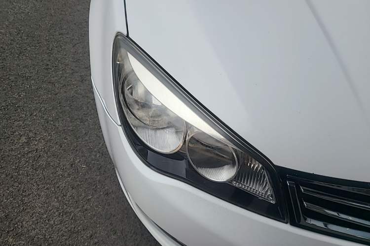 Used Roewe 350 2014 1.5L Automatic Xunyue Version Right Front Headlight