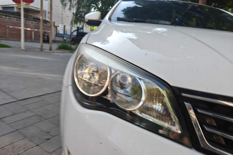 Used Roewe 350 2014 1.5L Manual Xunchi Edition Right Front Headlight