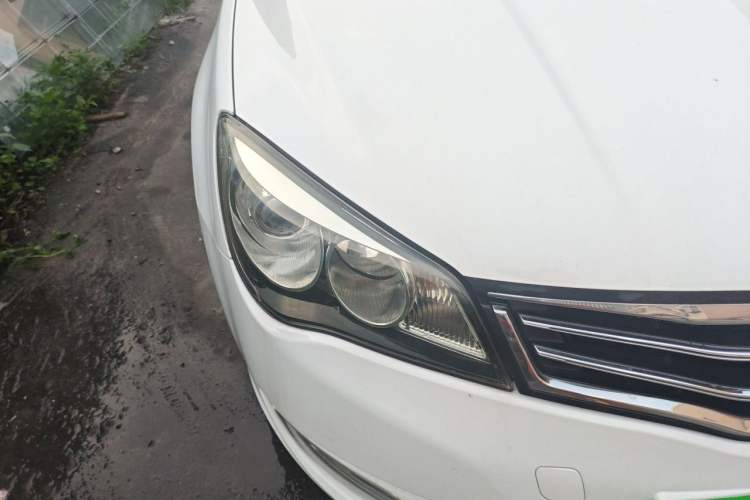 Used Roewe 350 2014 1.5L Automatic Xunyue Version Right Front Headlight