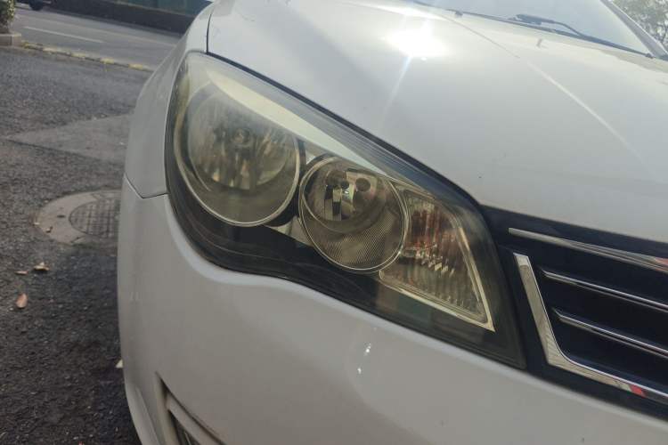 Used Roewe 350 2014 1.5L Automatic Xunyue Version Right Front Headlight