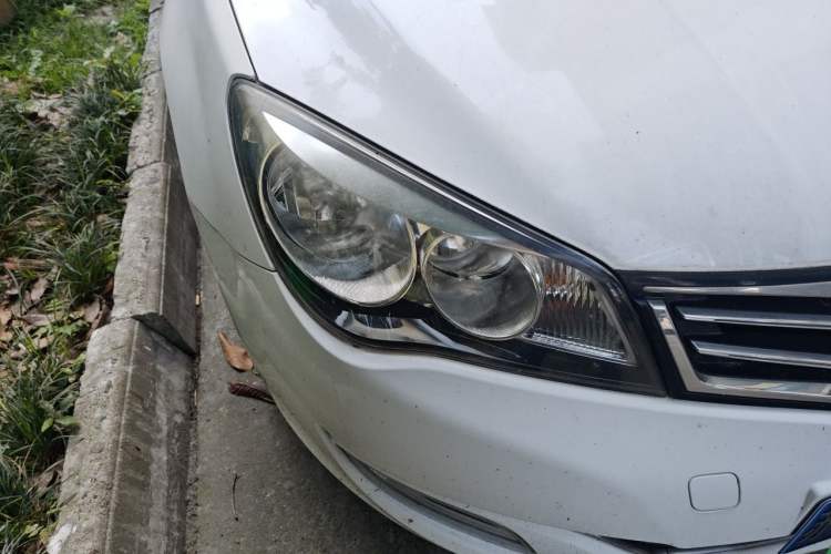 Used Roewe 350 2014 1.5L Manual Swift Edition Right Front Headlight