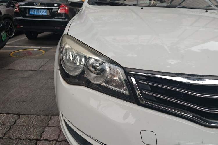 Used Roewe 350 2014 1.5L Manual Xunchi Edition Right Front Headlight