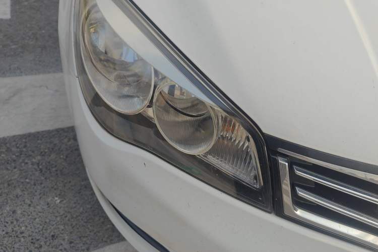 Used Roewe 350 2014 1.5L Manual Xunchi Edition Right Front Headlight