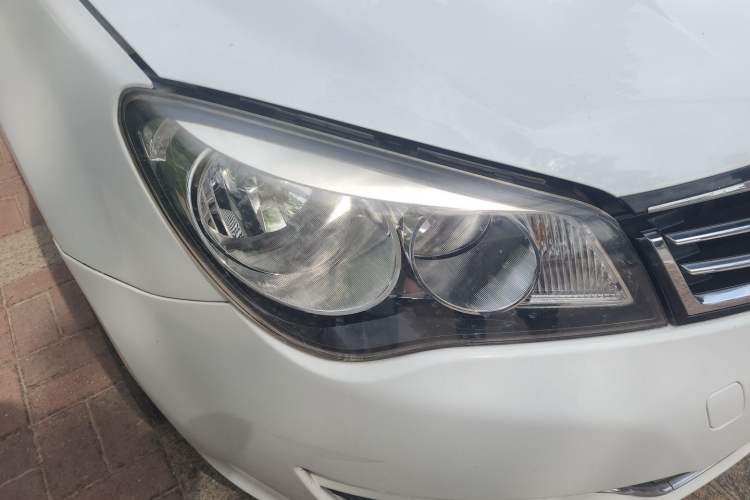 Used Roewe 350 2014 1.5L Manual Xunchi Edition Right Front Headlight