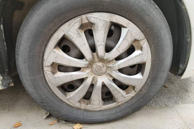 Used Roewe 350 2014 1.5L Manual Xunchi Edition Right Front Wheel Hub