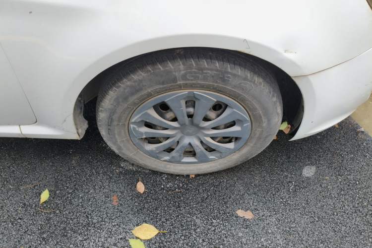 Used Roewe 350 2014 1.5L Automatic Xunda Edition Right Front Wheel Hub