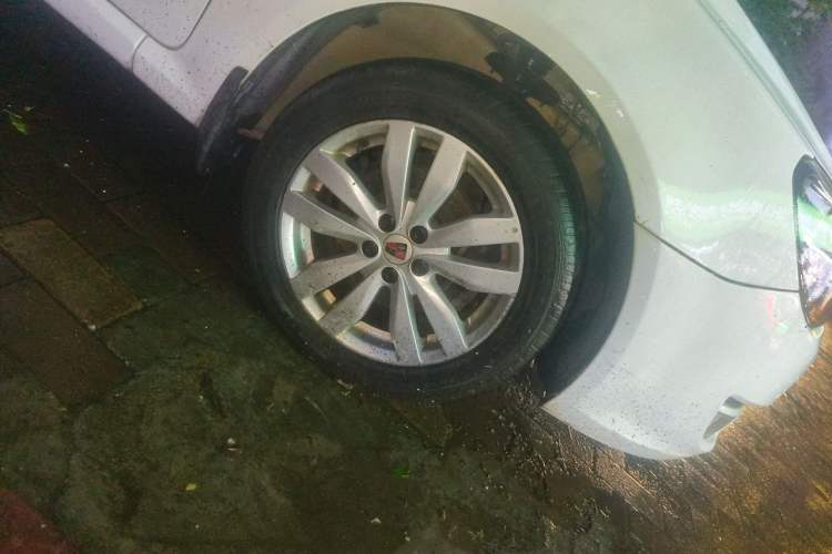Used Roewe 350 2014 1.5L Manual Xunchi Edition Right Front Wheel Hub