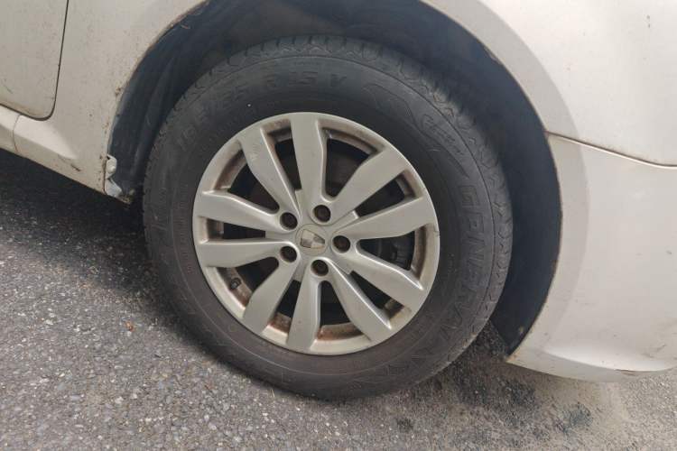 Used Roewe 350 2014 1.5L Automatic Xunda Edition Right Front Wheel Hub