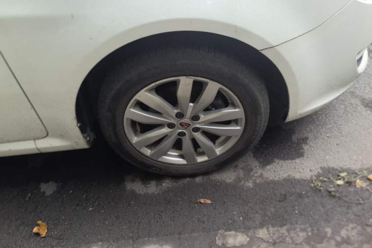 Used Roewe 350 2014 1.5L Manual Xunchi Edition Right Front Wheel Hub